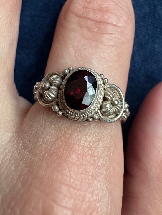 Vintage Jewelry - Vintage 925 Sterling Silver Flower Garnet Ring size 6 3/4”